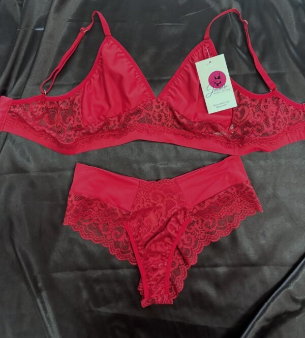 Conjunto Sem Bojo em Renda com Calcinha Fio Jucialle